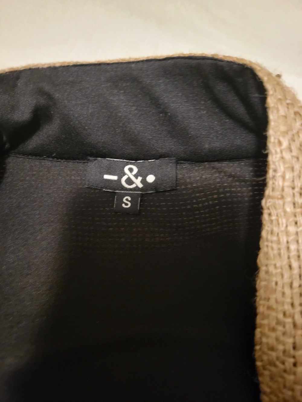 - & . Jute short and bomber jacket - Picture 5 of 10